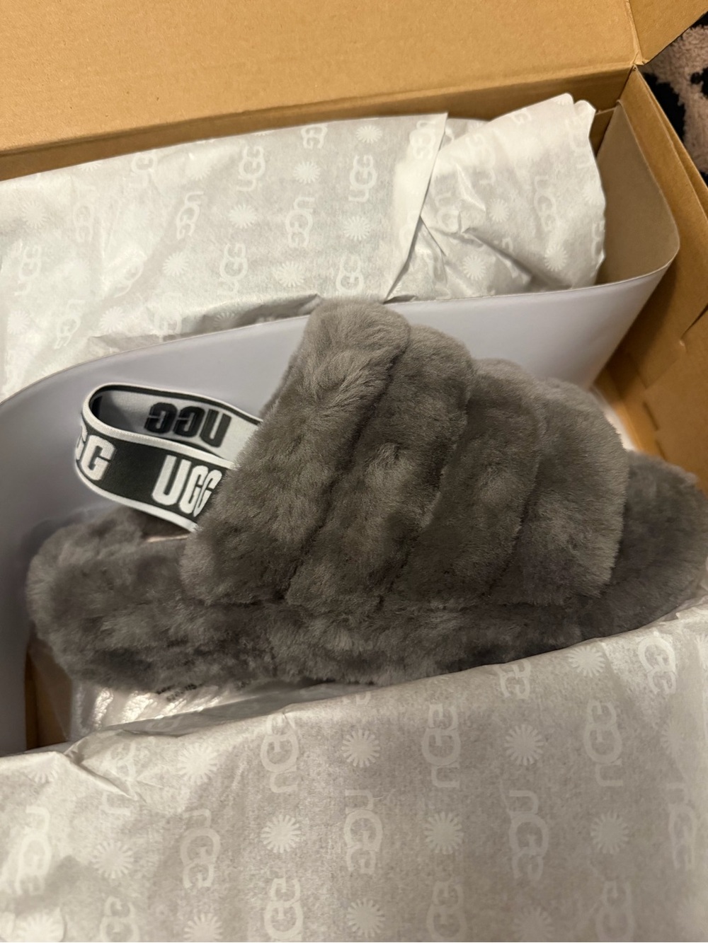 UGG Yeah Slide size 8 NWT